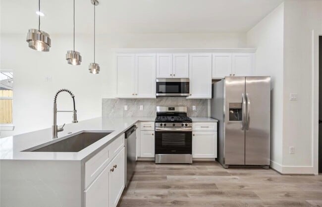 Photo - 7980 Angus St