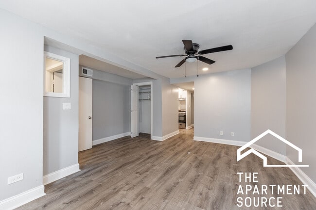 Photo - 906 W Montrose Ave Unit G