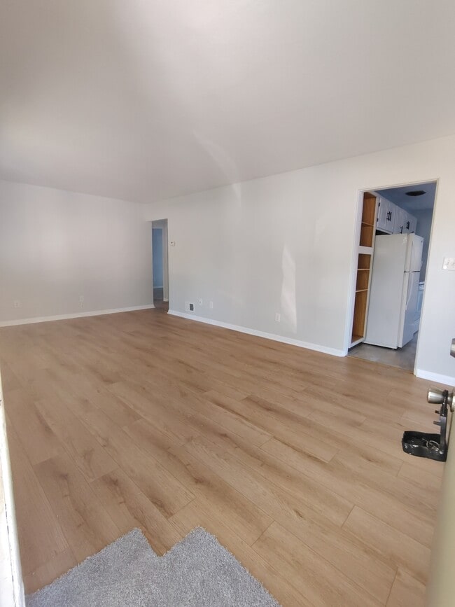 Building Photo - 2928 Ridgeway Ave Rental