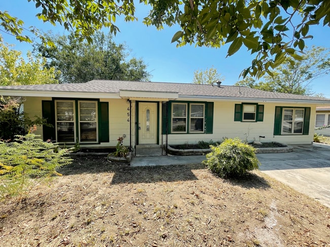 Building Photo - 454 Anton Dr