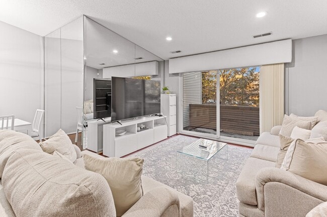 Photo - 6560 Ridgefield Cir Unit apt 202