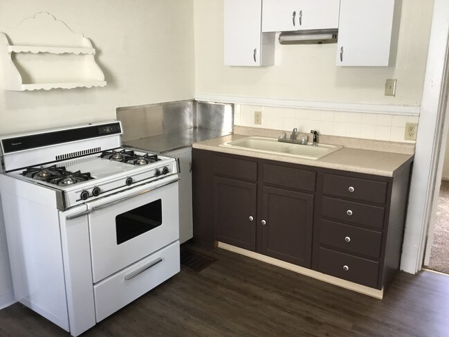 Photo - 1204 E 10th St Apartment Unit 2