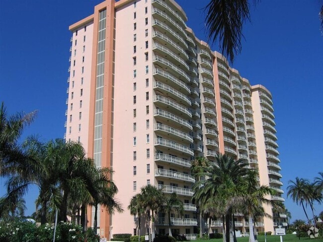 Building Photo - Stunning views, great amenities for 55+ re... Rental