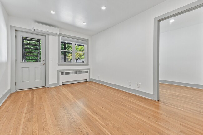 Photo - 5823 Fieldston Rd