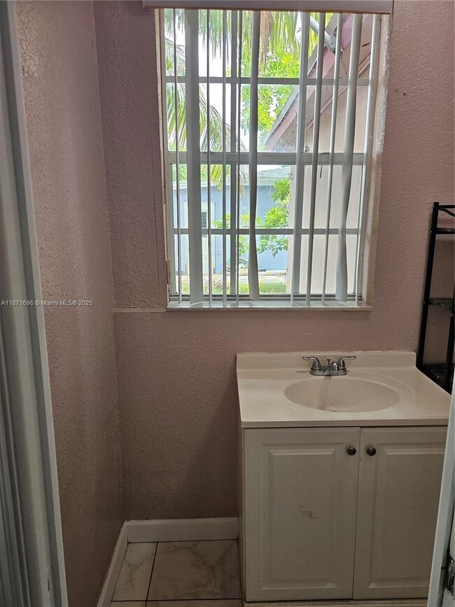 Photo - 3349 NW 32nd St