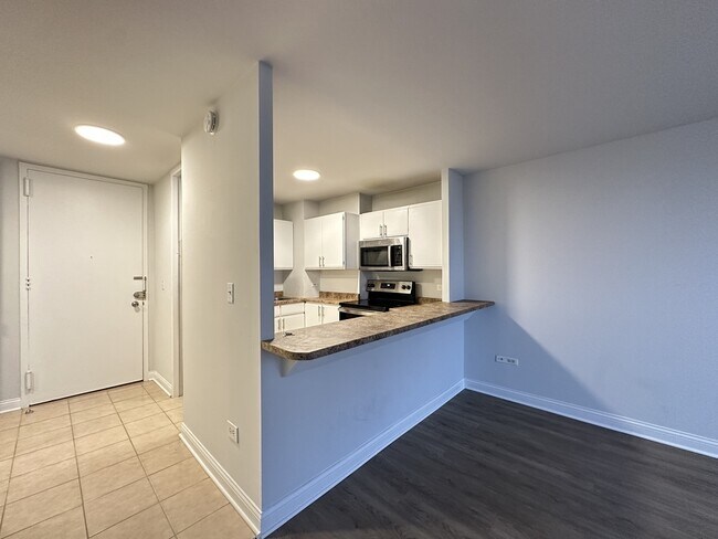 Photo - 1349 N Dearborn St Unit D61