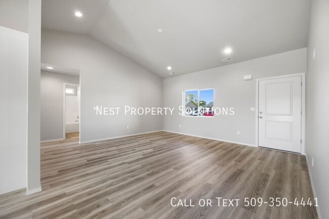 Photo - 913 N Washington St