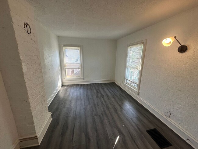 Photo - 211-213 Rose Place Unit 213