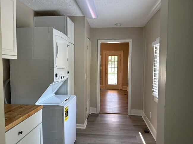 Photo - 538 Warnock St