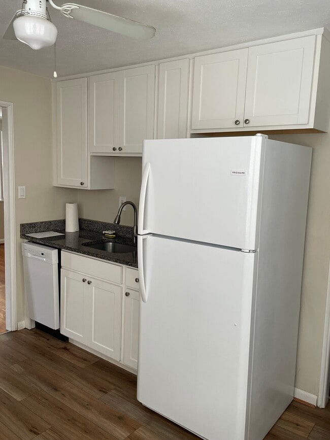 Photo - 2431 Harris St