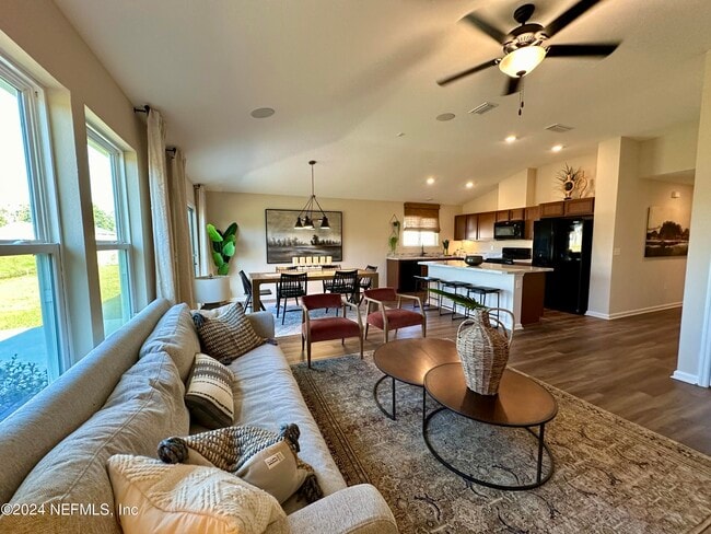 Photo - 12398 Gillespie Ave