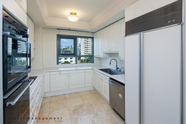 Photo - 1080 S Beretania St.