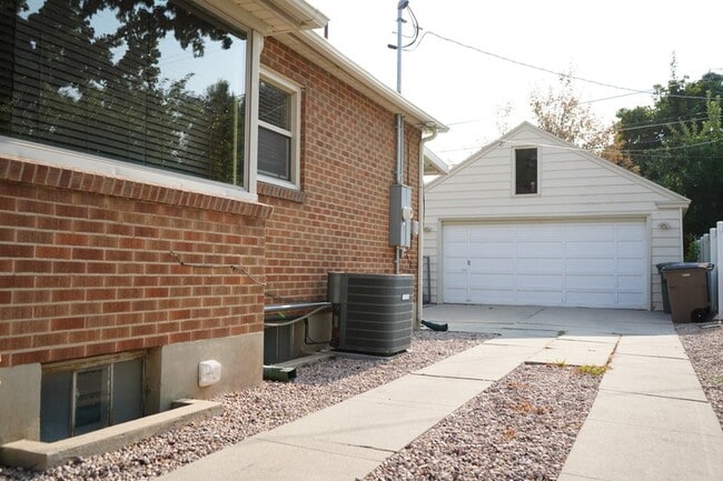 Photo - 2683 Glenmare St