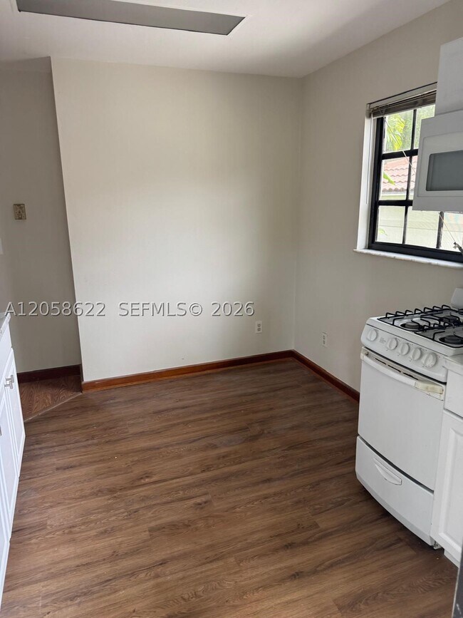 Photo - 2107 Secoffee St Unit 2