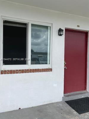 Photo - 7011 Pembroke Rd Unit 1-6