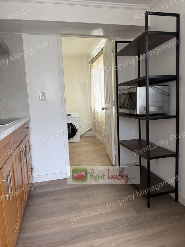 Photo - Super-Cute & Remodeled 1-Bedroom MIL Apartment in Great Kirkland Neighborhood FOR RENT!!