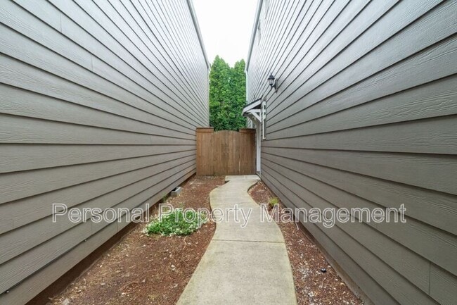 Photo - 2718 NE 130th Ct