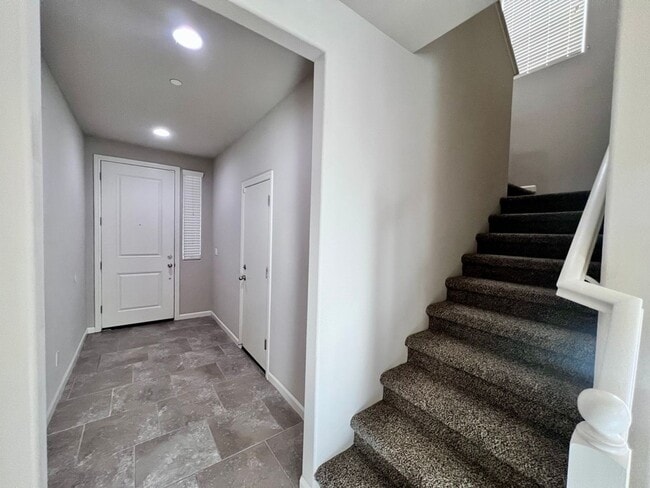 Photo - $2,295 DeWolf & Barstow, 3 Bedroom House - Clovis / Community Pool + Neighborhood Parks