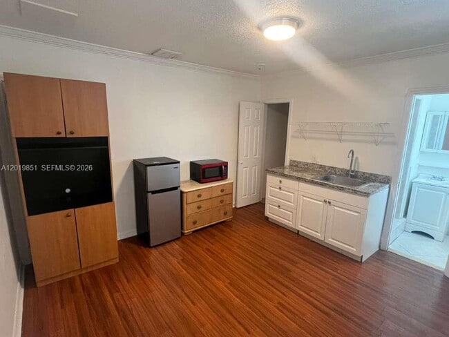 Photo - 919 N 19th Ave Unidad 2