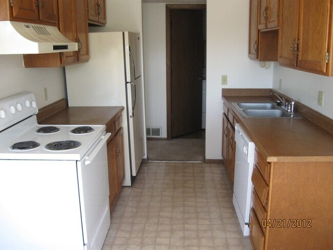 Photo - Victoria Crossing 2nd Floor Unit (17LO#1521-R) Unit 1521R