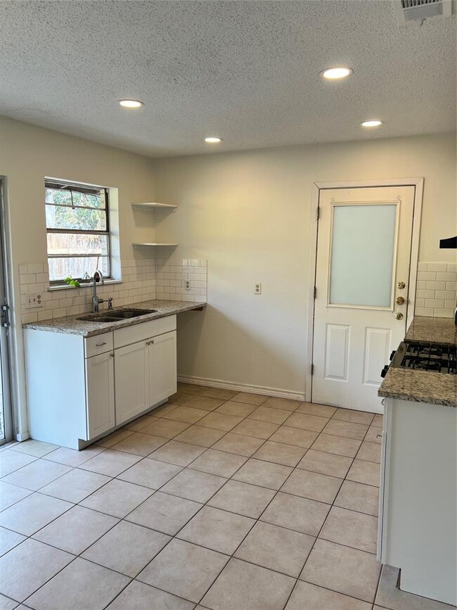 Photo - 8311 Hathaway Dr