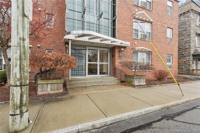 Building Photo - 184 Pequot Ave Unit 409