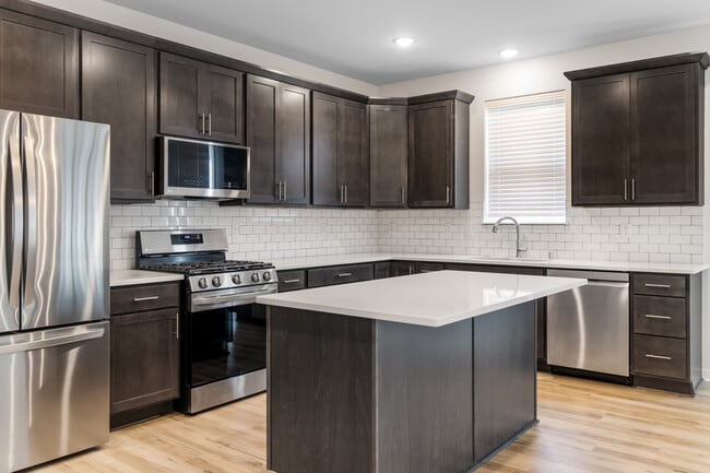 Photo - 1043 Juniper Ln