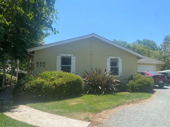 Building Photo - 270 Phelan Ranch Way