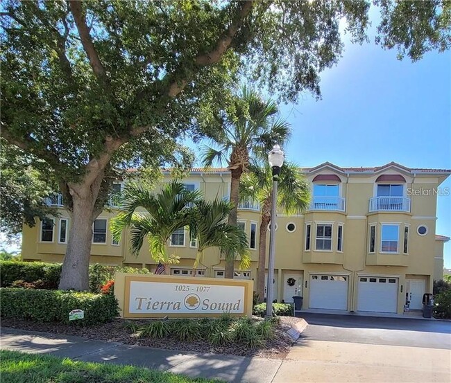 Photo - 1055 Pinellas Bayway S Townhome