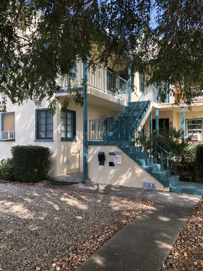 Photo - 1031 E Glenoaks Blvd Unit 1031