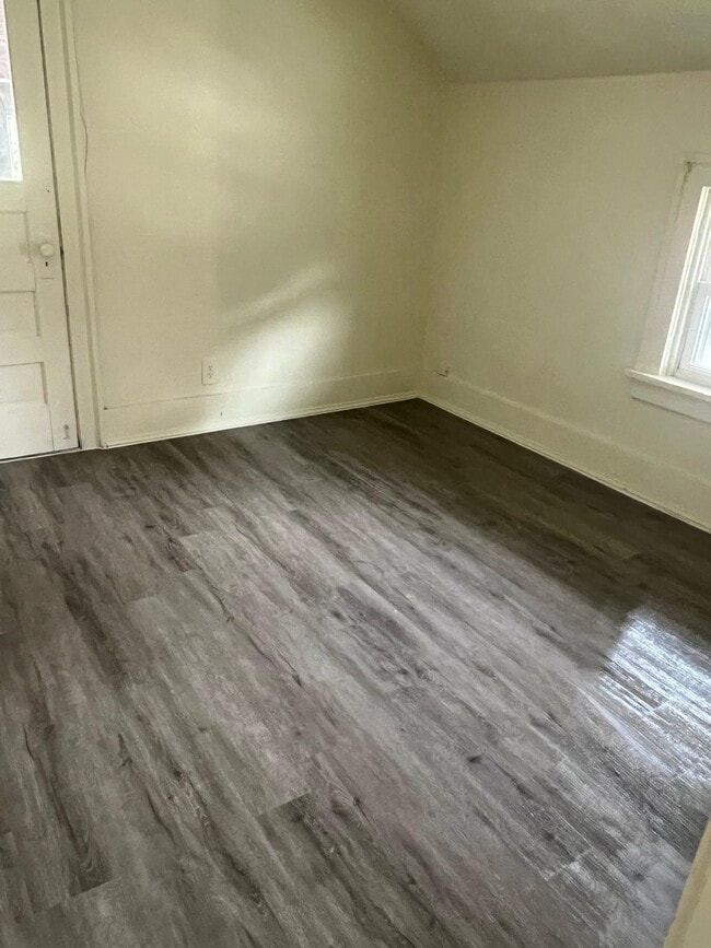 Photo - 1349 Yates Ave