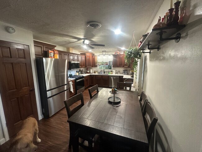 Photo - 397 W 4th St