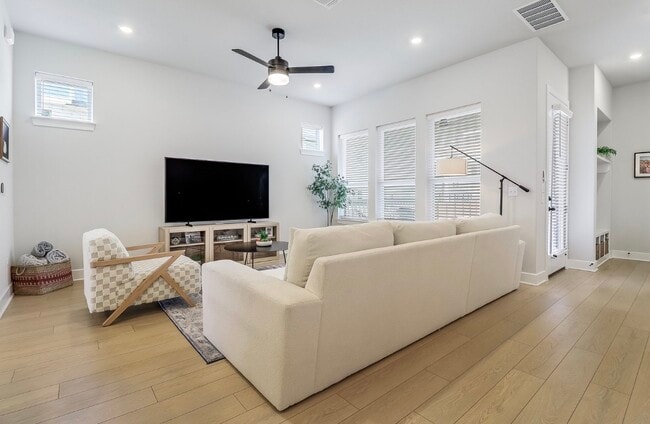 Photo - 6006 Rangeland Rd