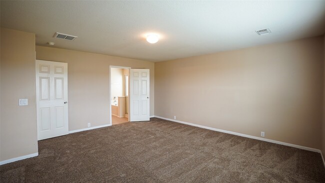 Building Photo - 16526 Bristle Creek Dr