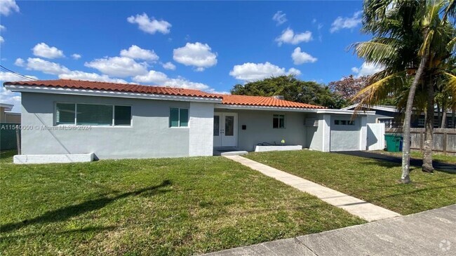 Building Photo - 3 bedroom in Miami FL 33180 Rental