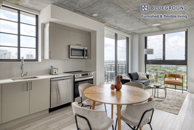 Photo - 23 NE 17th Ter Unidad FL17-ID101