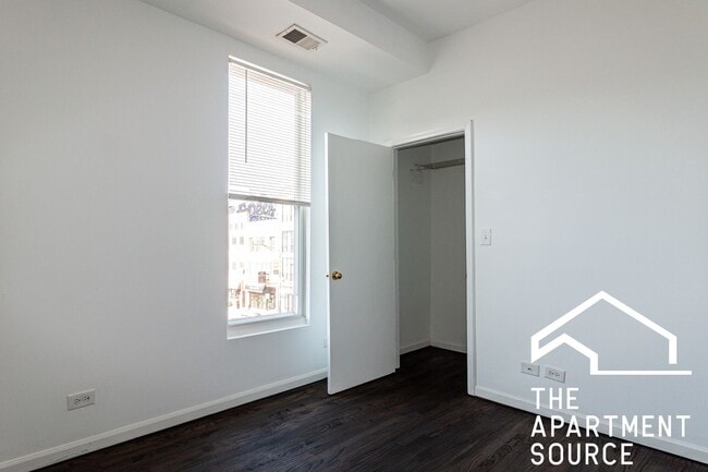 Photo - 3328 N Clark St Unit 3F