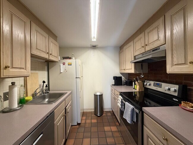 Photo - 103 Gainsborough St Unit 304