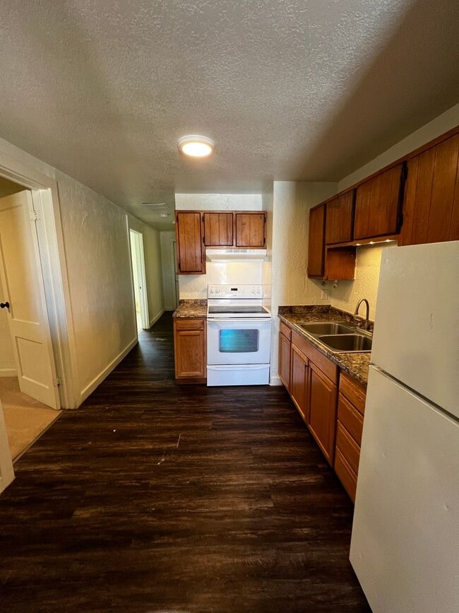 Photo - 2BD/1 BA Duplex