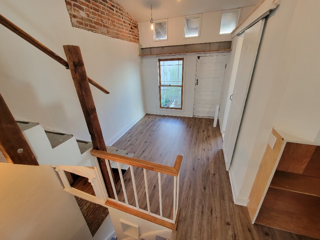 Photo - 223 Mercer St