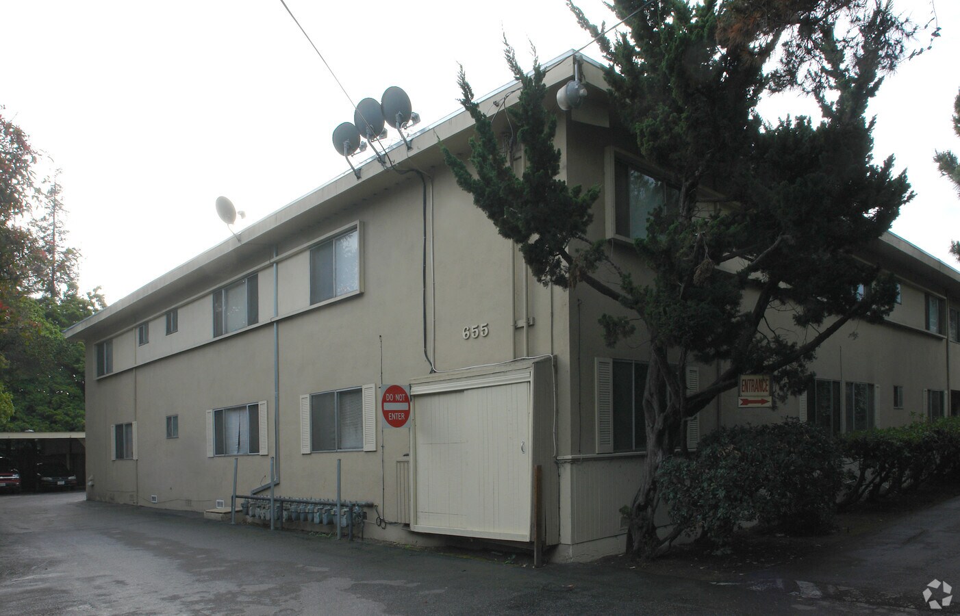 Photo - Pinecrest Apartments