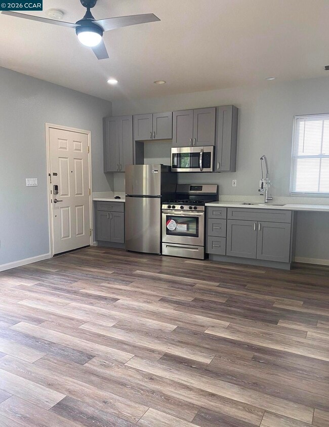 Building Photo - 1129 Promenade St Unit A