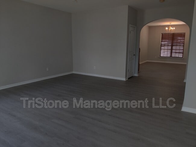 Photo - 2536 Carmathen Rd