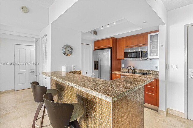 Photo - 110 Washington Ave Unidad # 1706