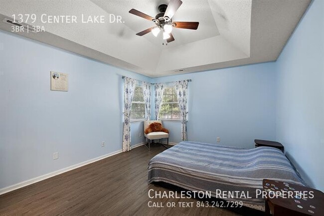 Photo - 1379 Center Lake Dr