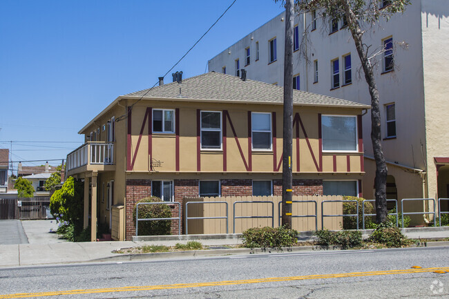 Building Photo - 1224 El Camino Real Unit 4 Rental