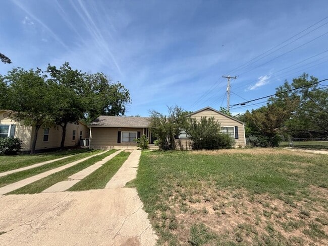 Building Photo - 774 E N 11th St