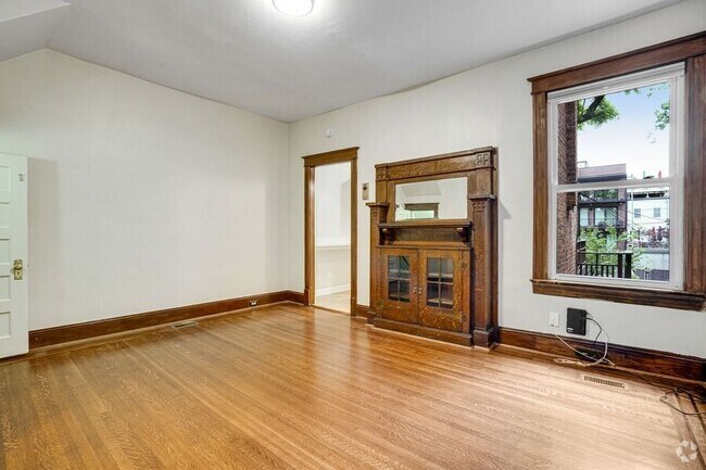 Building Photo - 1108 Lamont St NW Rental