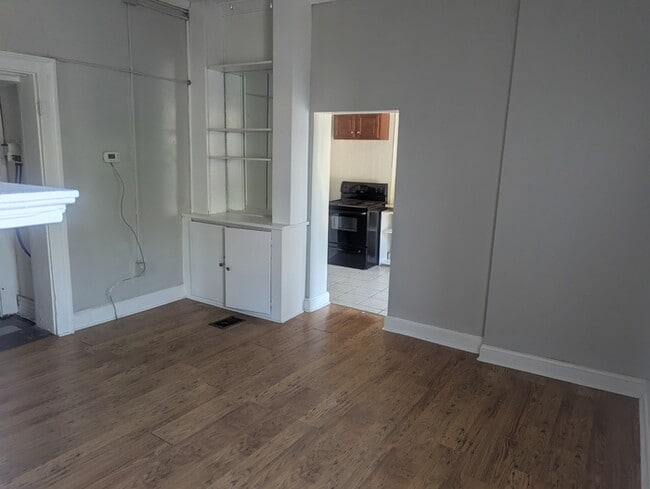 Photo - 201 S Broadway St