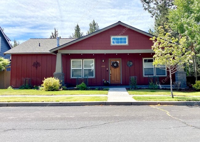 Charming Updated Home in Bend’s Old Farm D... - Charming Updated Home in Bend’s Old Farm D...